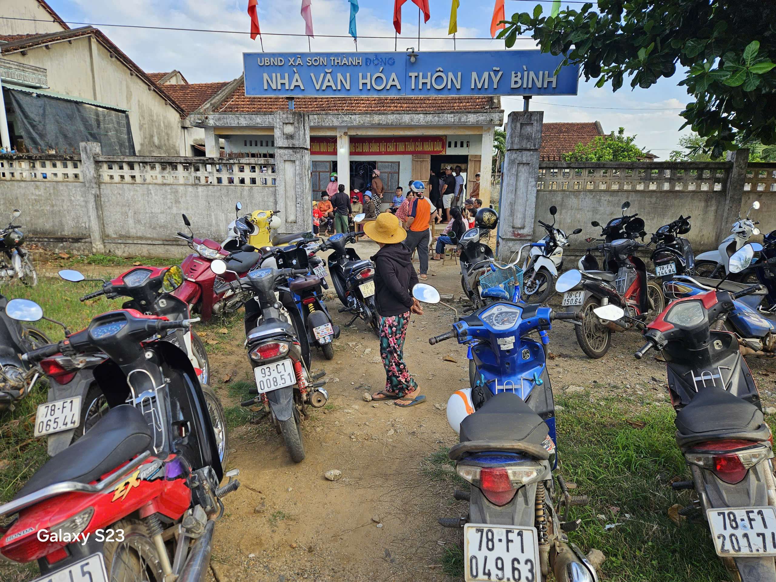 z6965431103275_6039f078298bdf685757f62a80c5cff9